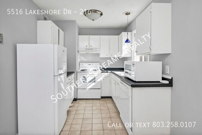 Building Photo - 5516 Lakeshore Dr