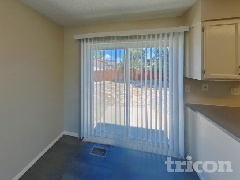 Building Photo - 4868 Irving Dr