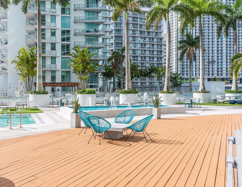 Building Photo - 90 SW 3rd St