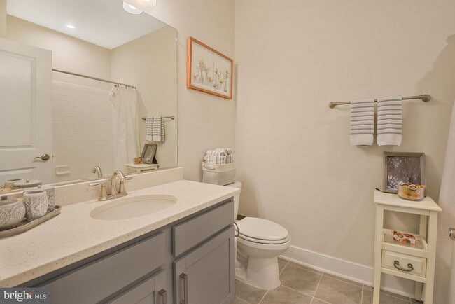 Building Photo - 813 Rockwell Ave