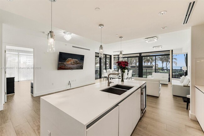 Building Photo - 2101 S Surf Rd