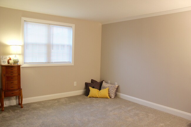 Master Bedroom - 252 Montcalm St