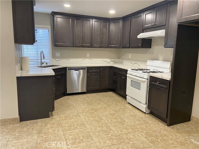 Building Photo - 51 Silverwood Ln