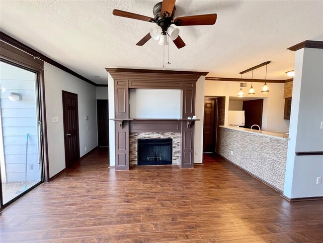 Building Photo - 14550 Fonmeadow Dr