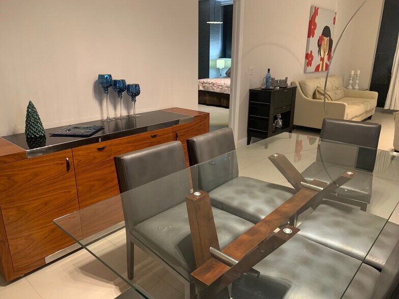 Building Photo - 7901 Hispanola Ave