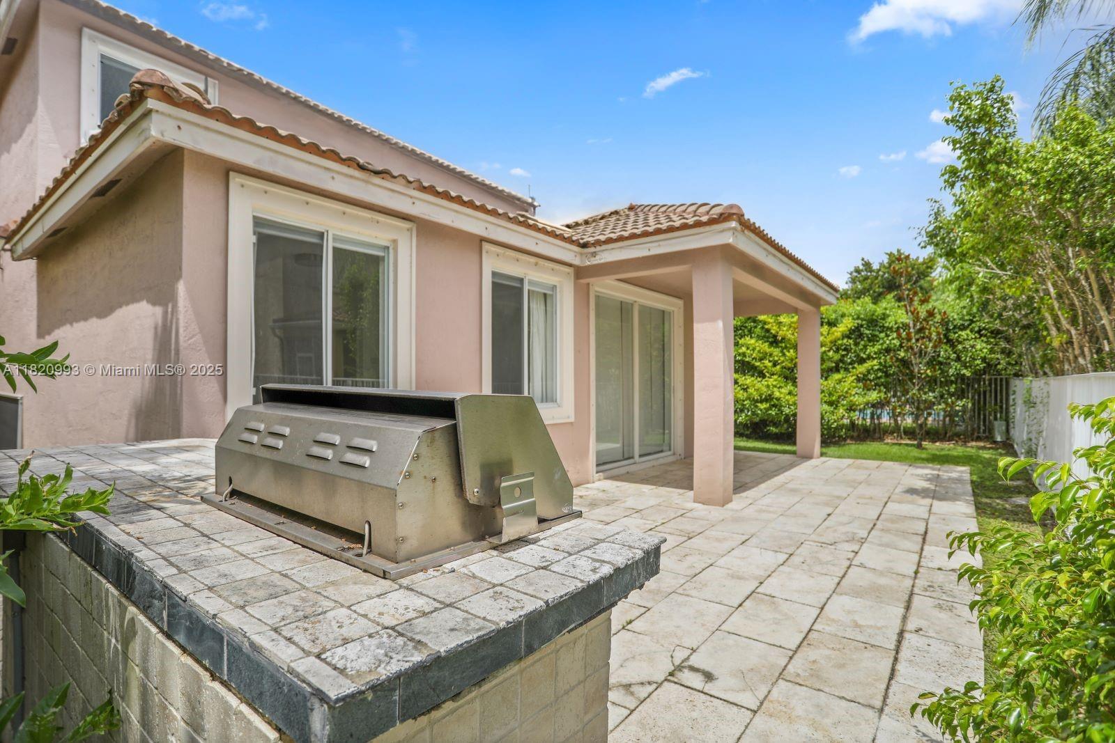Building Photo - 1126 Golden Cane Dr