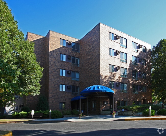 Building Photo - Millpond Apartments