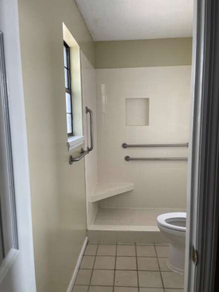 Building Photo - 1931 Stuart Ave