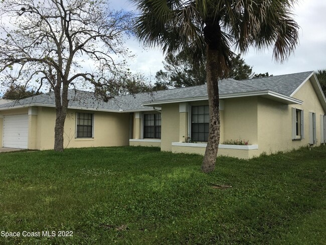 Building Photo - 3469 Cabbage Palm Ave