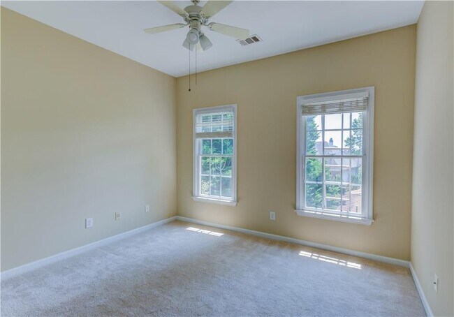 Building Photo - 110 Jilstone Ct