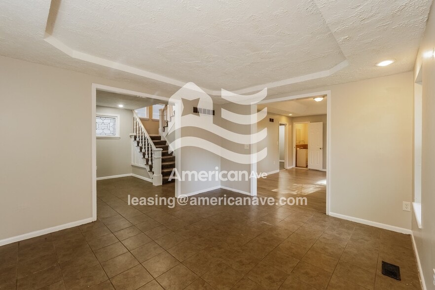 Building Photo - 303 Cypress Ave