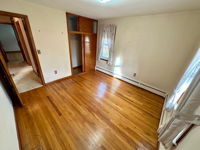 Building Photo - 744 Horton St