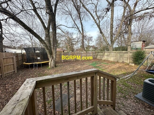 Building Photo - 2 BD 1 BA