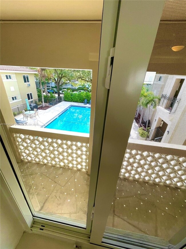 Building Photo - 125 Edgewater Dr