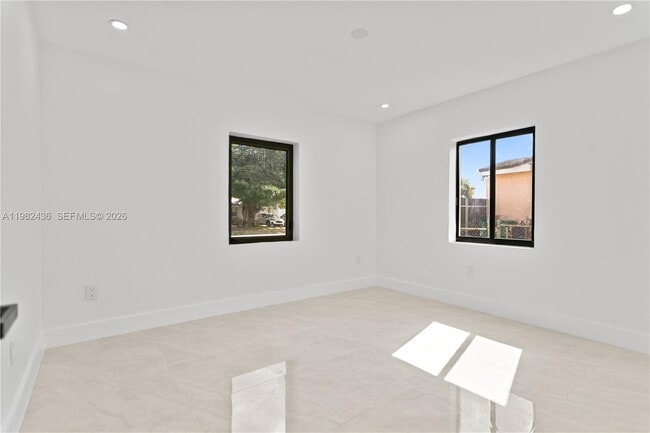 Building Photo - 15920 NW 17th Ct