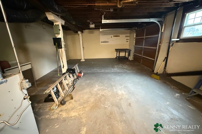 Building Photo - Charming Victorian 3 Bedroom Home in Colma