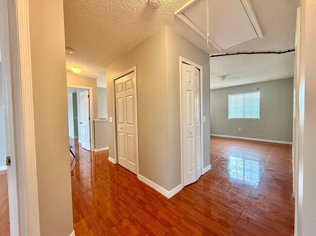 Building Photo - 677 Elbridge Dr