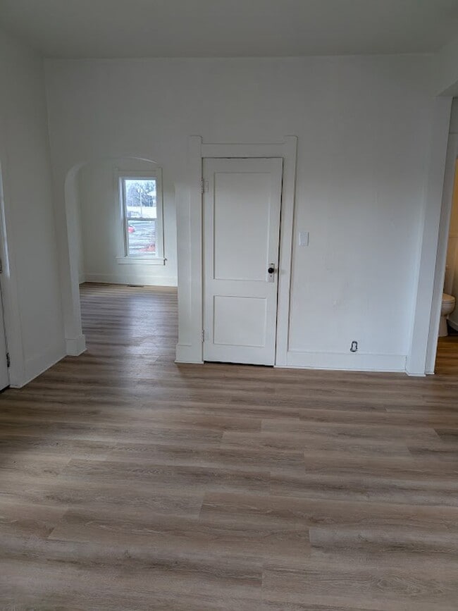 Building Photo - 622 Beckham St