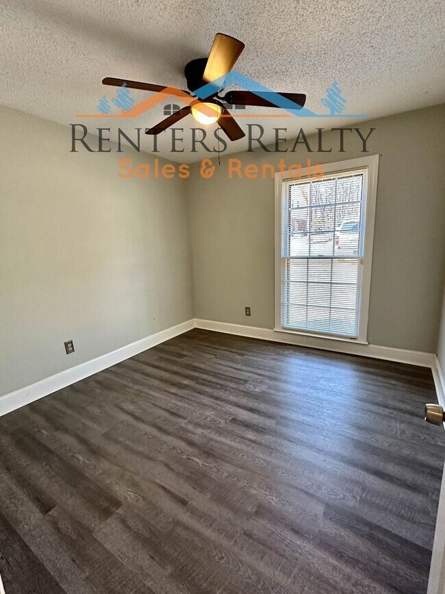 Building Photo - 2 Bedroom Condo on Chapman Mountain