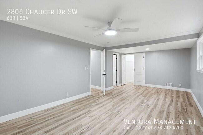Building Photo - 2806 Chaucer Dr SW