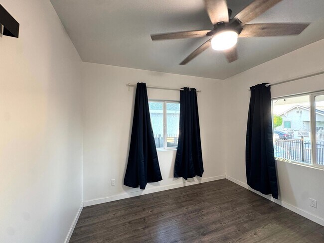 Building Photo - Renovated 3 bedroom 2 Bath house!