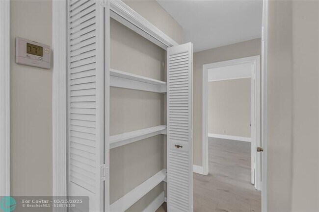 Building Photo - 6319 Bay Club Dr