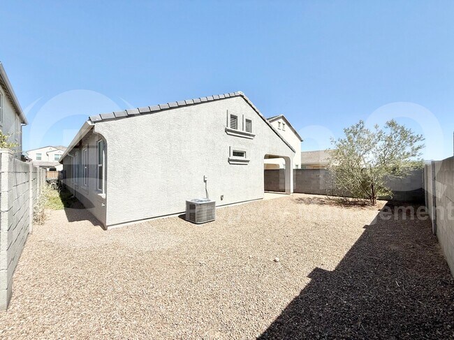 Building Photo - 3028 S 78th Dr