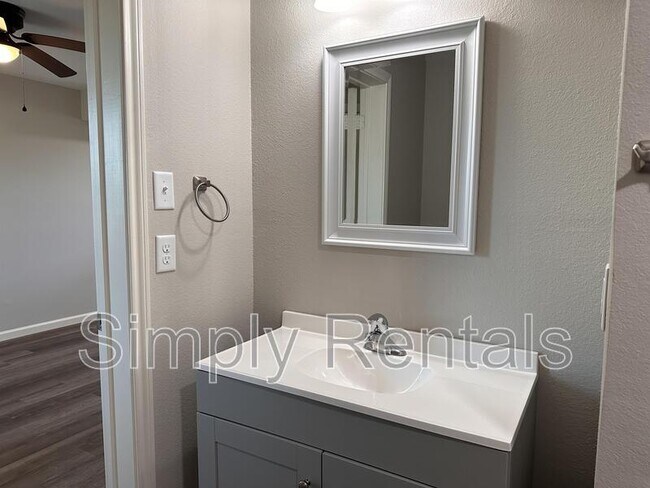 Building Photo - 11015 I-30 Frontage Rd