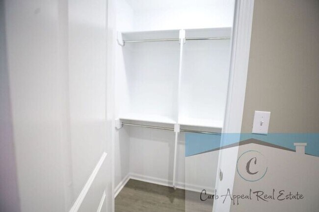Building Photo - Luxury 2 bed 2 bath apartment - new construction!! Washer, dryer and utilities included!!