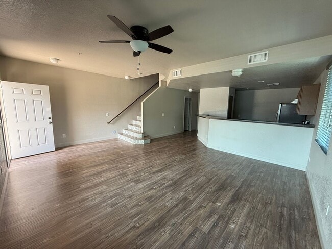 Building Photo - Luxury End Unit in El Dorado Condo for Rent