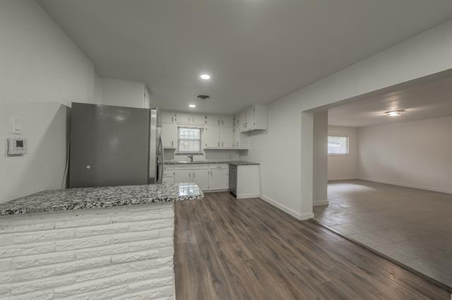 Building Photo - 2021 Glen Haven Dr