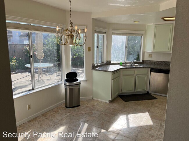 Building Photo - 4 br, 3 bath House - 142 Grenadine Way