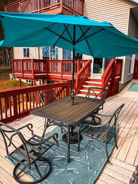 Building Photo - 440 S Peninsula Ln