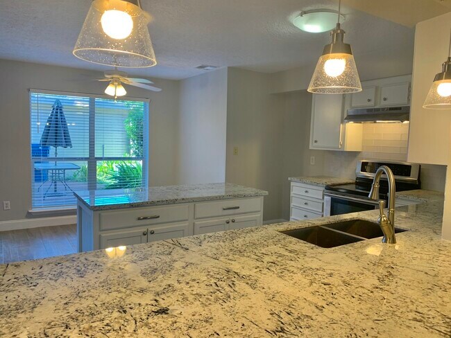 Kitchen - 3214 Continental Dr