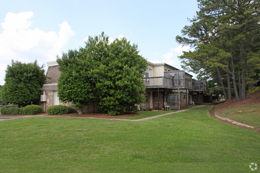 Building Photo - Eden Oaks Apartments