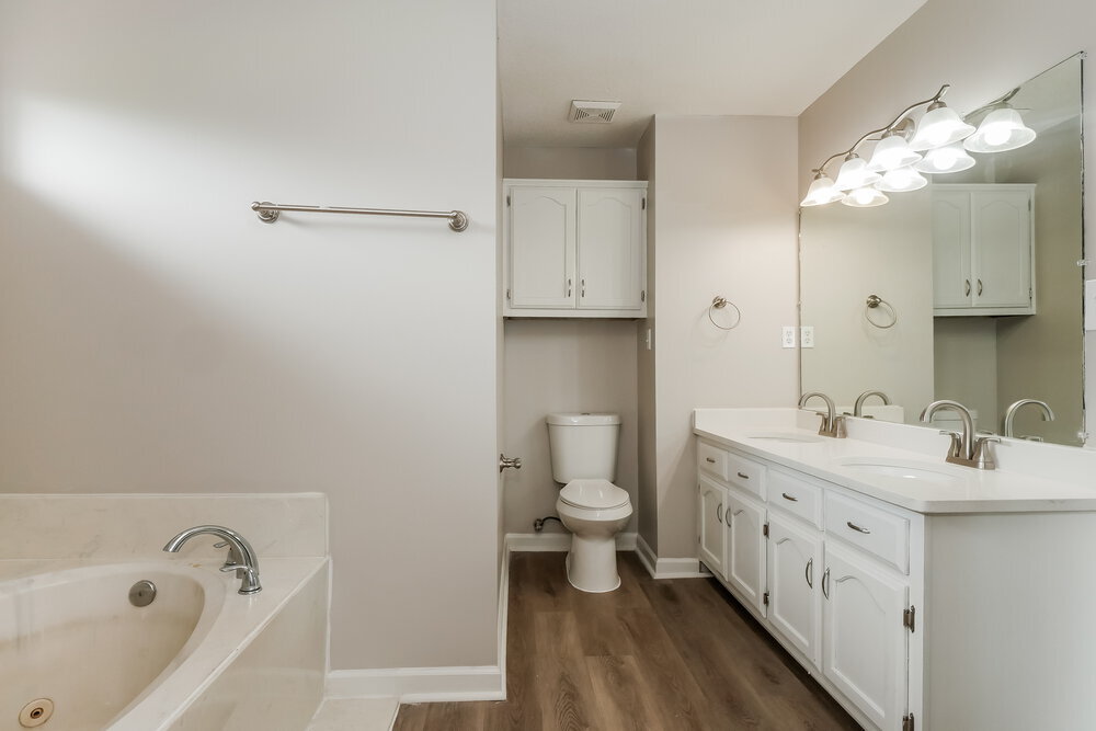 Building Photo - 10873 E Ridge Dr