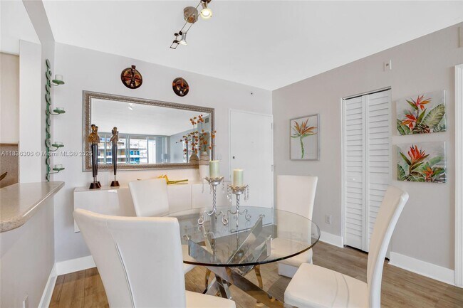 Building Photo - 5600 Collins Ave