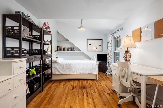 Building Photo - 1001 Shore Acres Dr