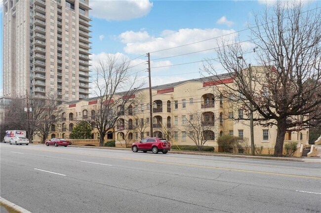 Building Photo - 2855 Peachtree Rd NE