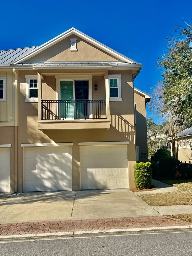 Building Photo - 2208 Summerwoods