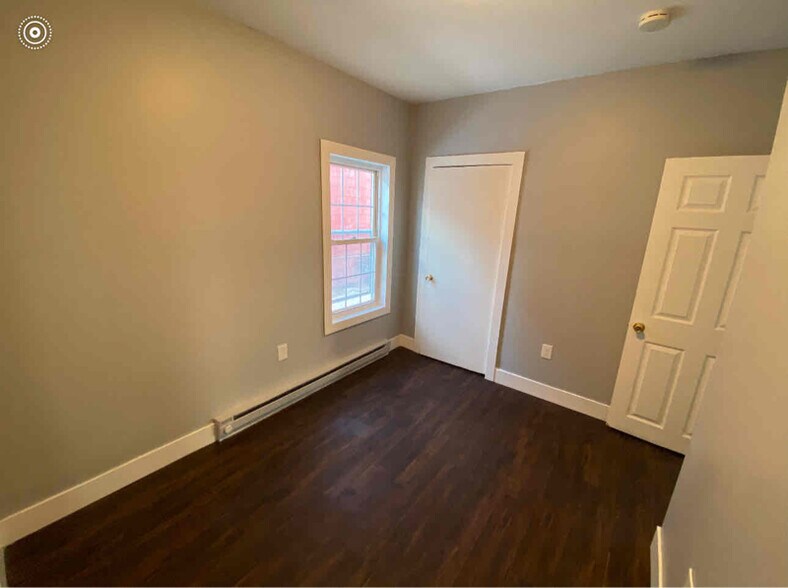 Building Photo - 102 Endicott St