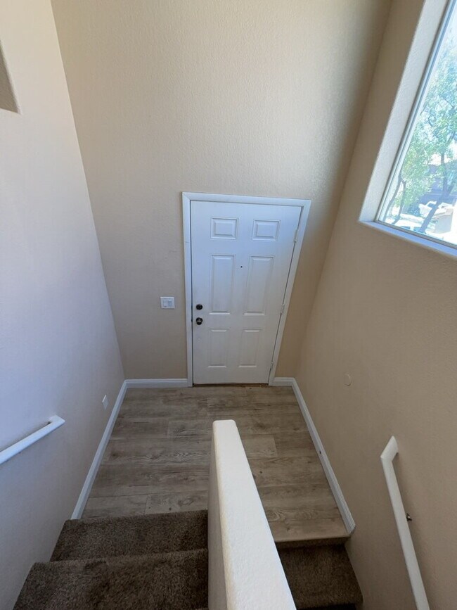 Building Photo - HOLIDAY SPECIAL! SIGN YOUR LEASE BY 12.31.25 AND RECEIVE THE FIRST 2 WEEKS RENT FREE!! Don't miss...