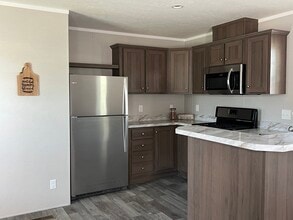 Building Photo - 5175 Rhine Dr