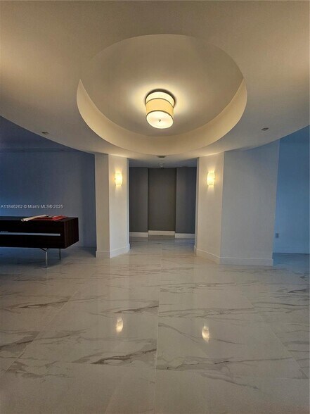 Building Photo - 19111 Collins Ave