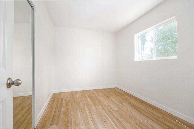 Building Photo - 767 Ball Ave