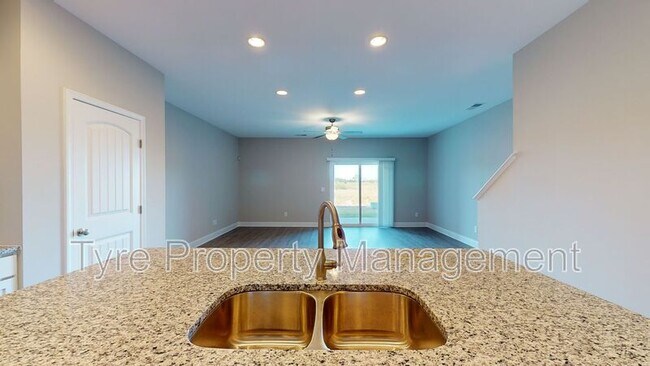 Building Photo - 2608 Sailor Rose Ln