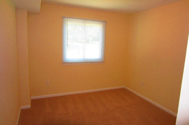 Building Photo - Coming Soon - Fabulous Detached Home in Robinson HS Pyramid!!