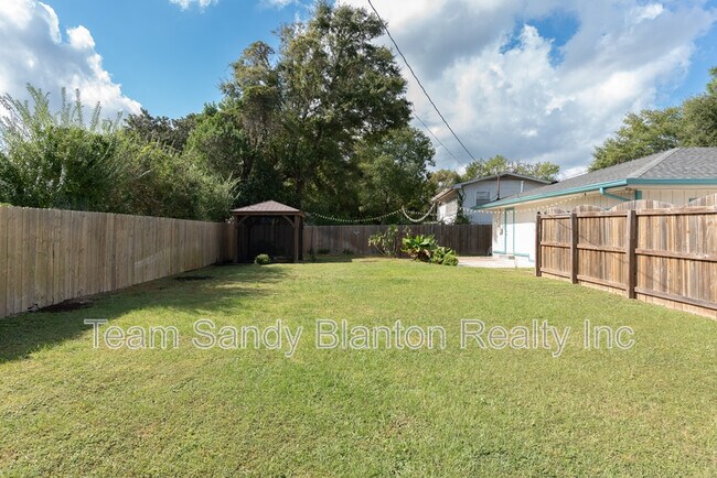 Building Photo - 3995 Tom Ln Dr