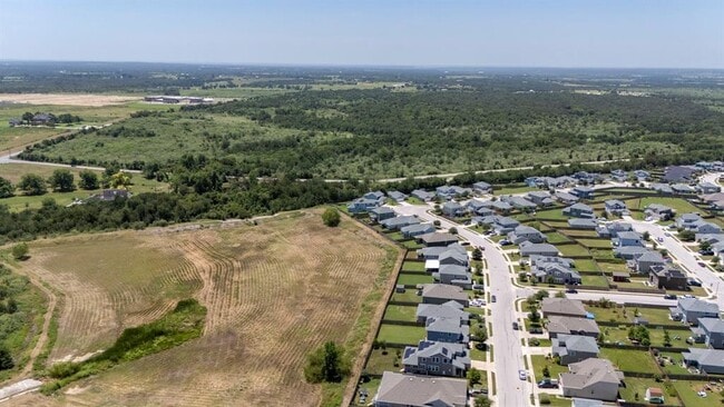 Building Photo - 205 Four Star Dr