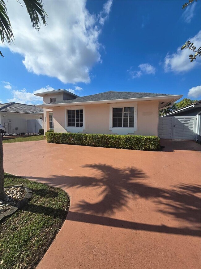 Building Photo - 894 NW 134th Pl